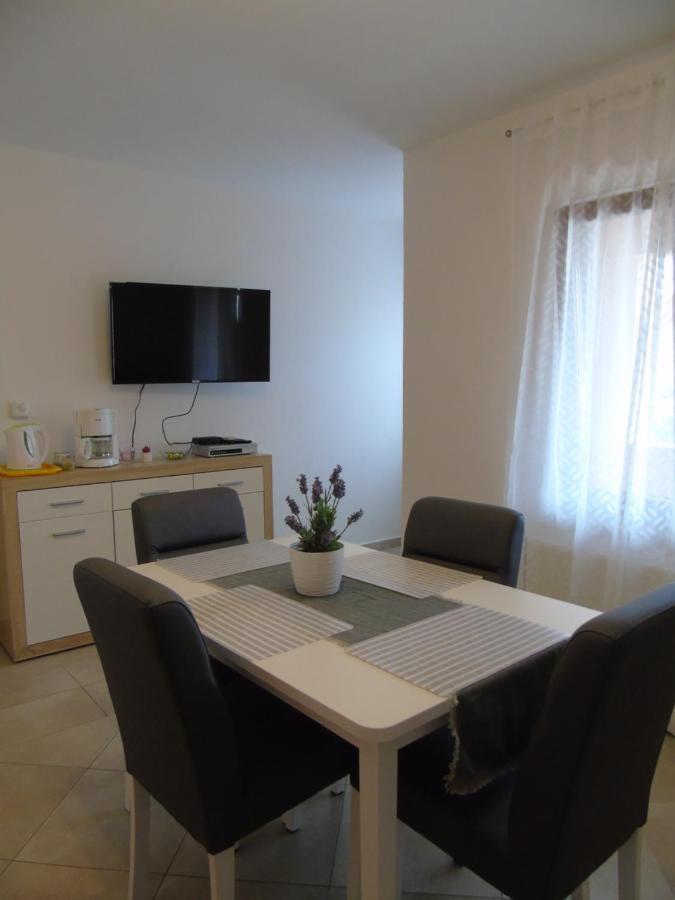 Apartment Lucy Kozino