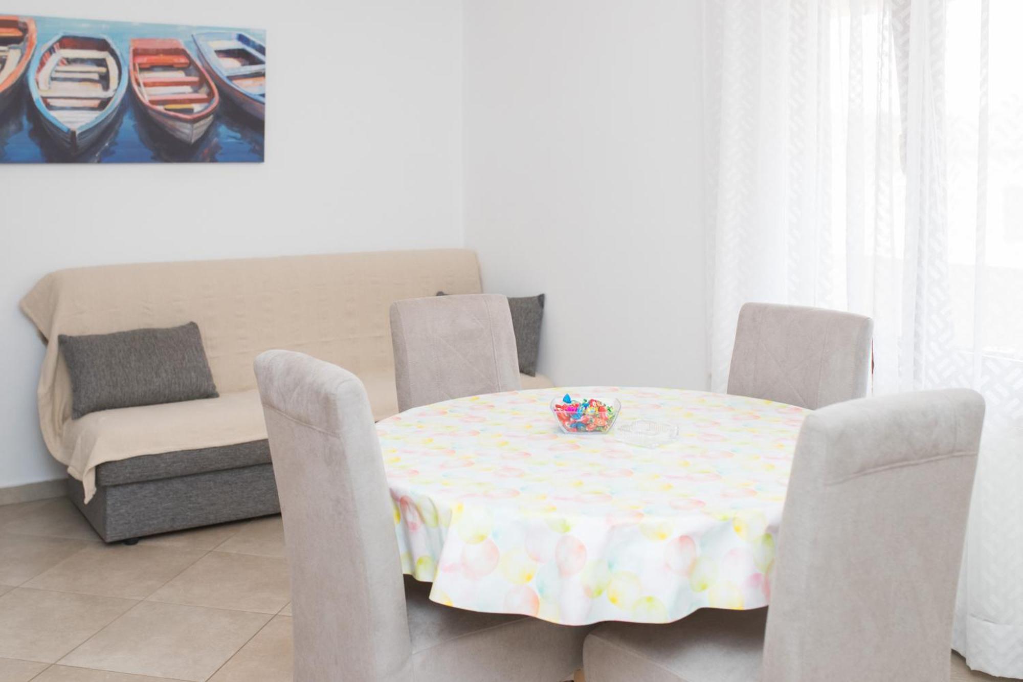 Apartment Lucy Kozino