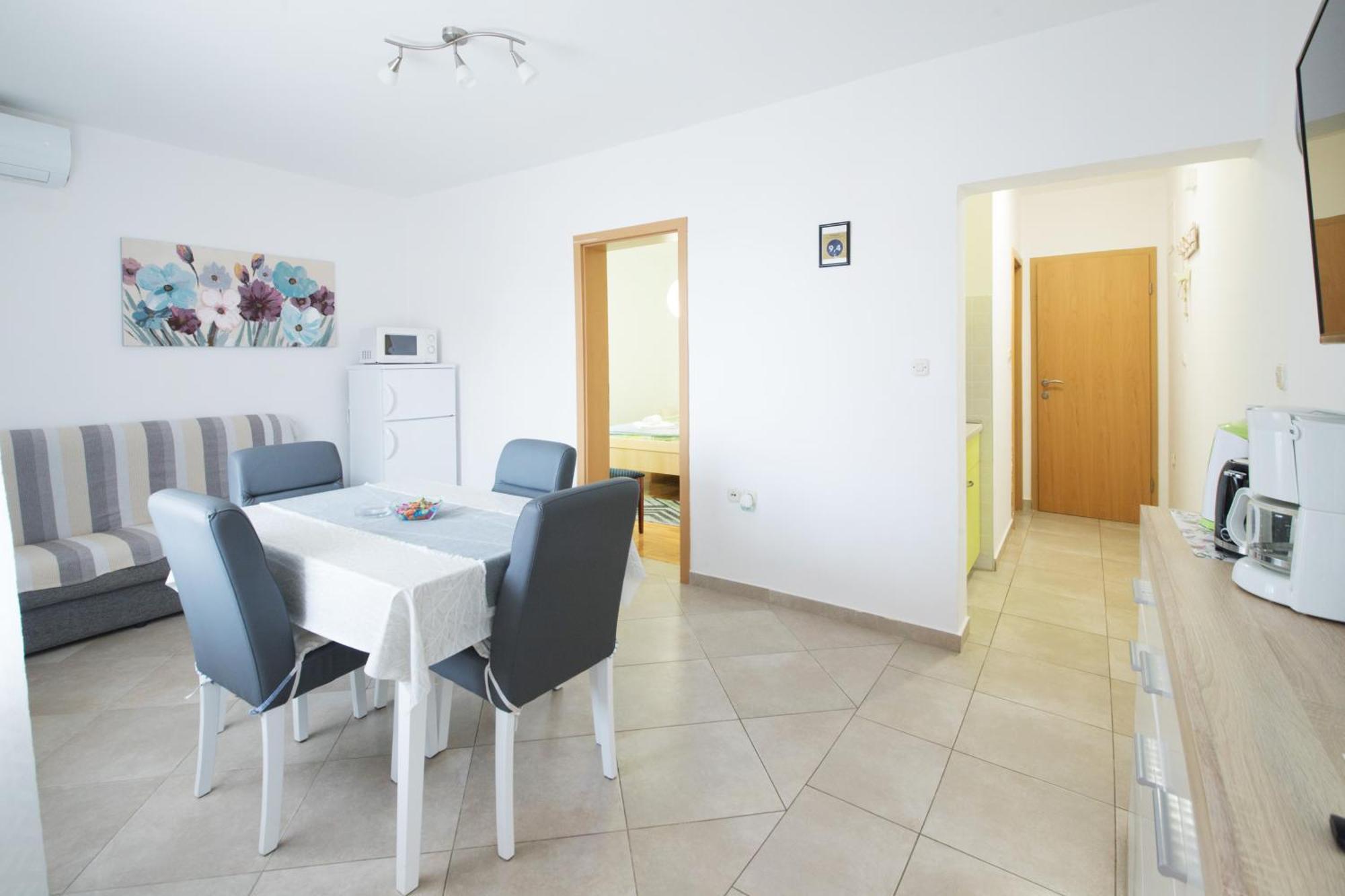 Lucy Apartment
